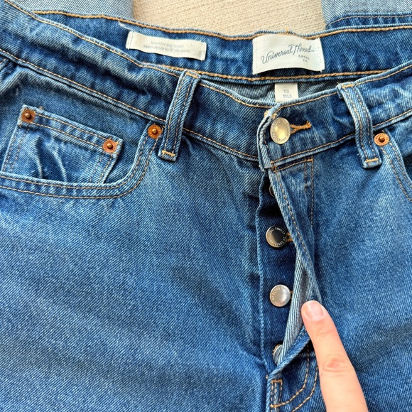 Universal Thread Women's Mid-Rise Baggy Jeans Classic 90's Vintage Straight Fit - Picture 6 of 13